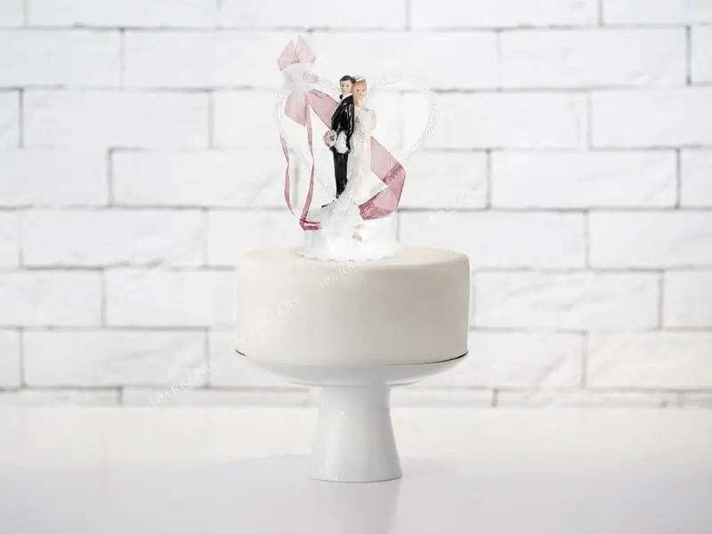 Matrimonio coppia di figurine con cuore