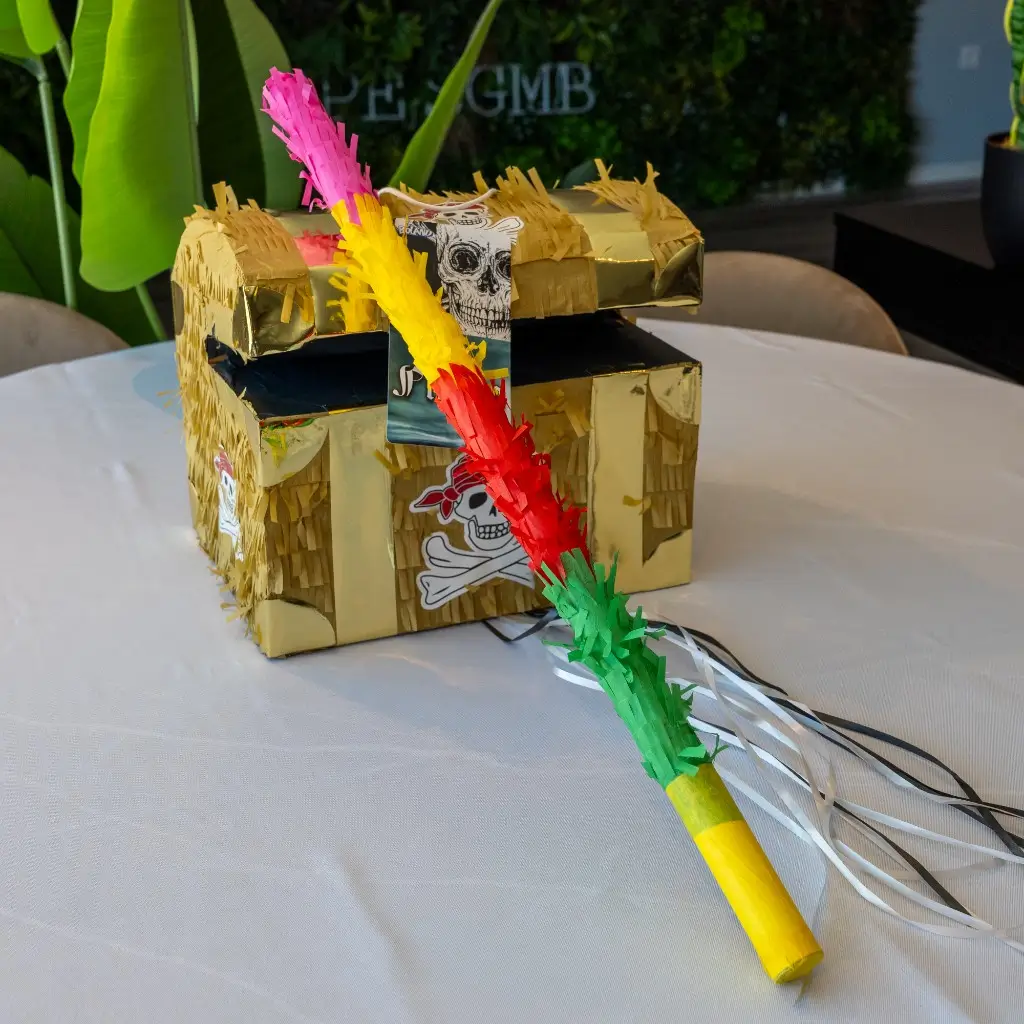 Pinata Pirate Chest