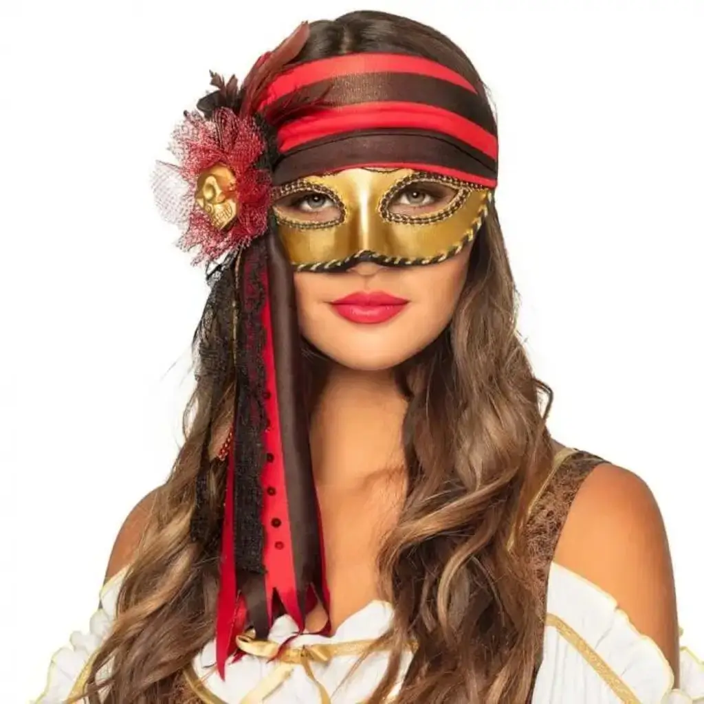 Maschere veneziane stile pirata dorate, rosse e nere