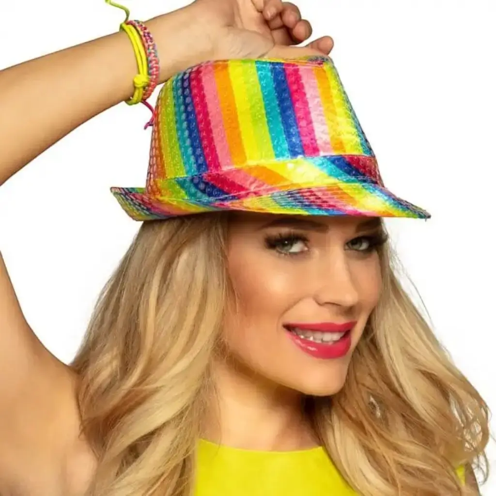 Cappello di paillettes a righe multicolore