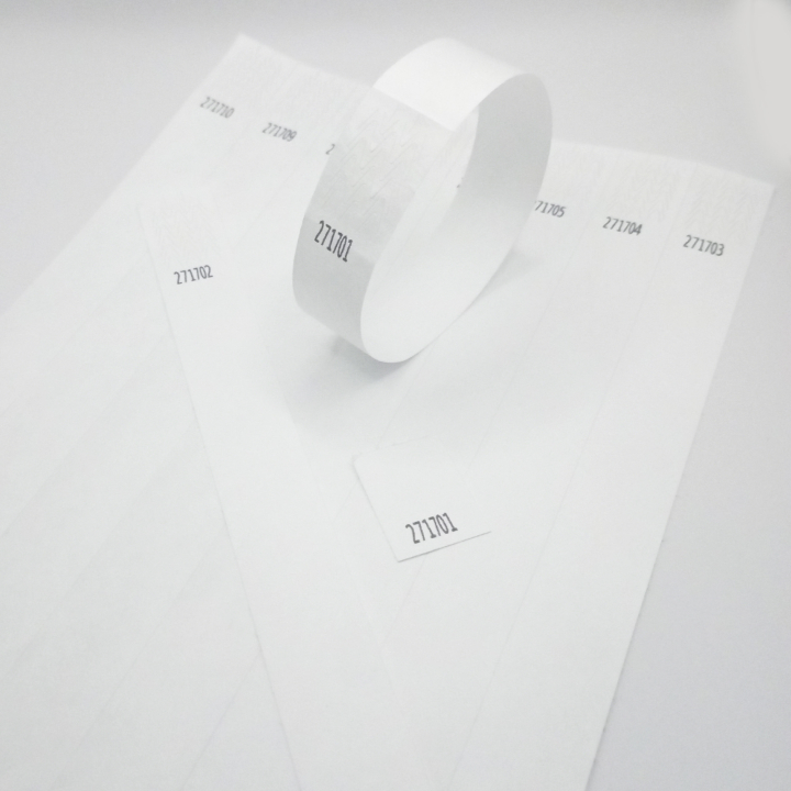 Polsino in carta bianca Tyvek® non marcato
