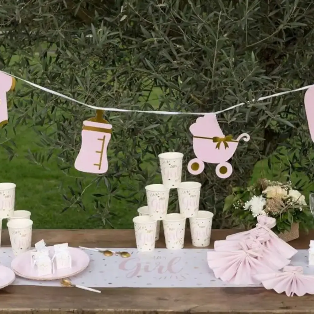 Ghirlanda rosa per baby shower