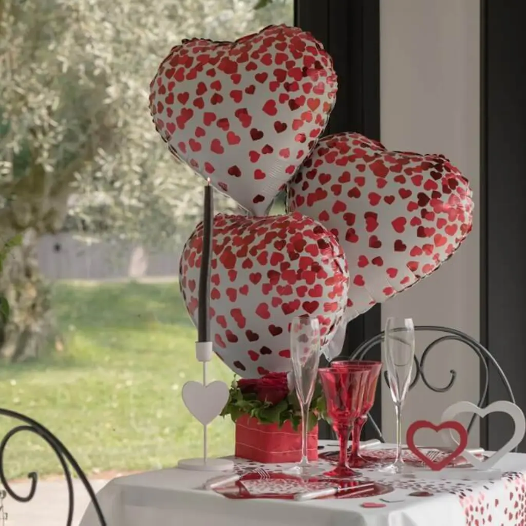 Palloncino di San Valentino con cuori