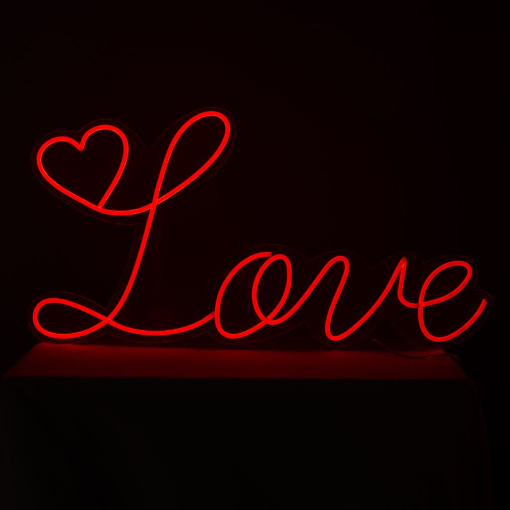 Luce al neon rossa dell'amore