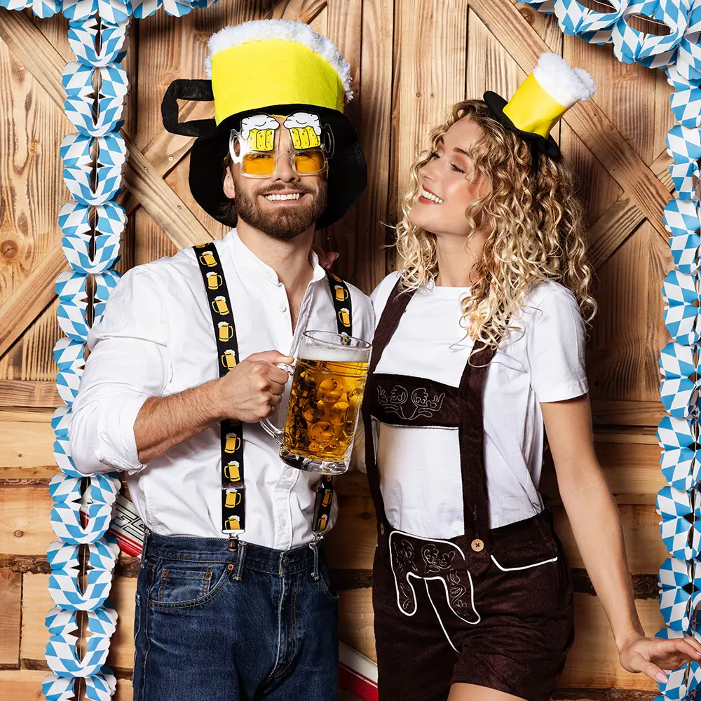 Cappello con boccale di birra