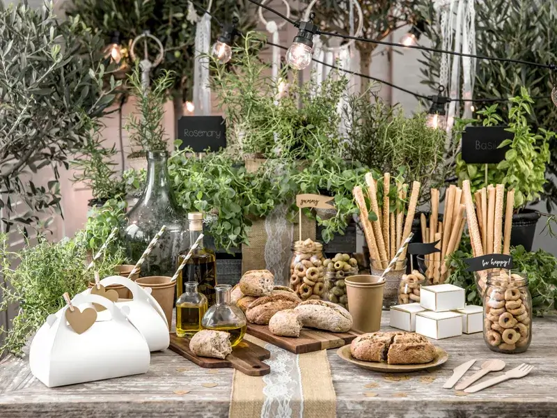 10 cannucce di carta a righe dorate