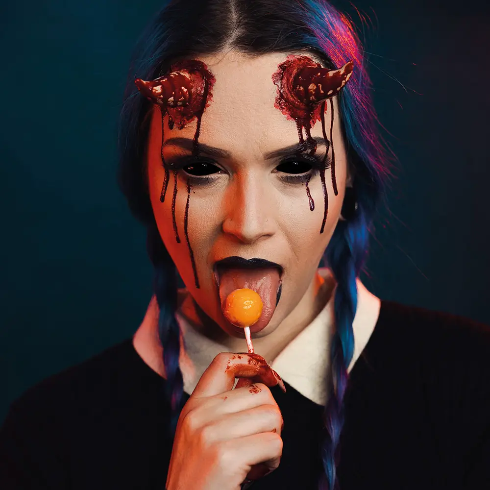 Lenti a contatto “Occhi neri da non-morto” – Lenti a contatto per Halloween