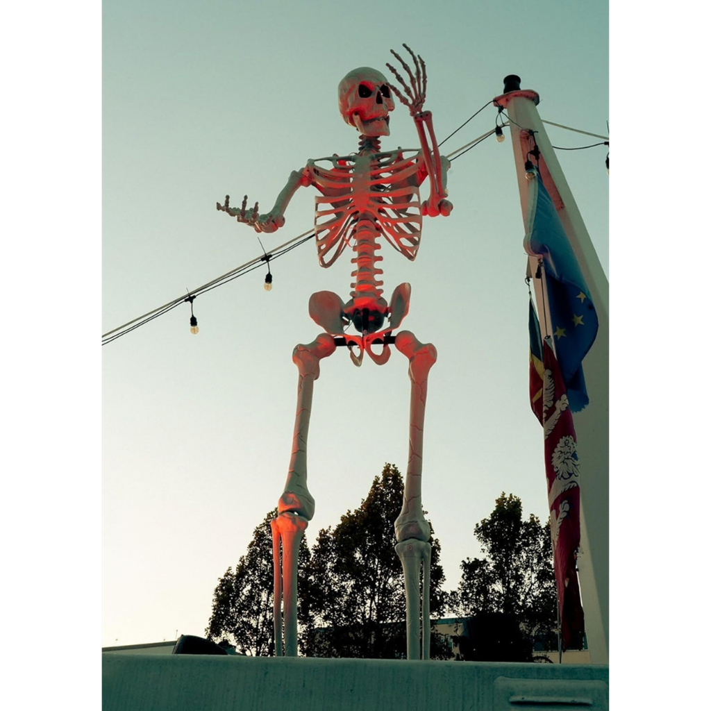 Scheletro gigante luminoso da 3,18 m – Decorazione di Halloween XXL